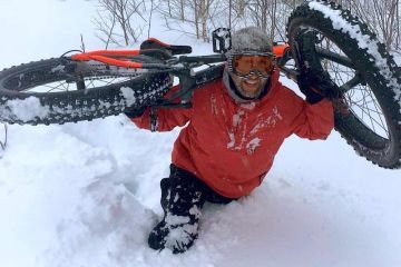 Mountainbiker Dirk Messing im Schnee
